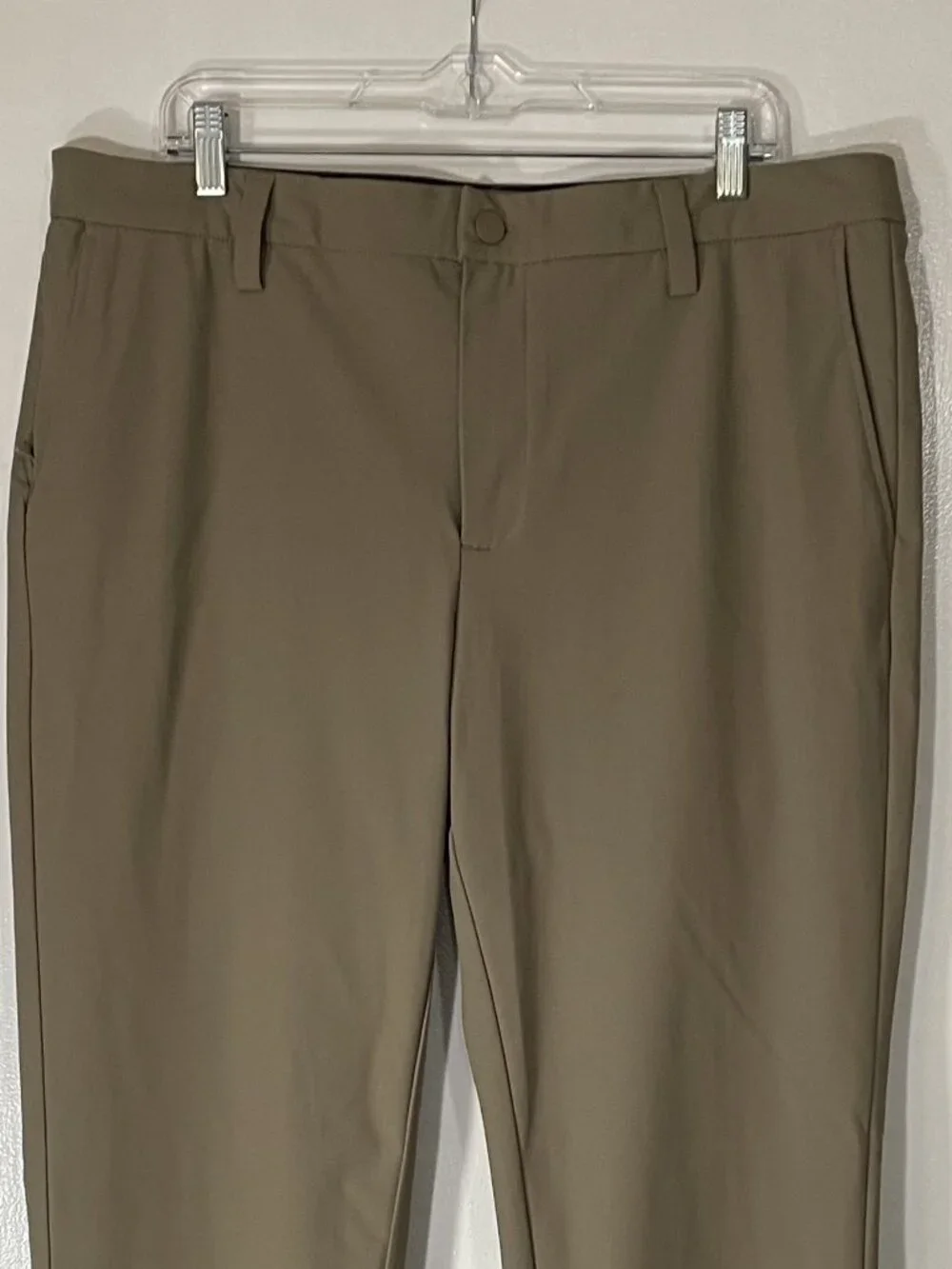 Dockers Men’s Khaki Flat Front Pants Size 36x30 Slim Wrinkle Resistant Poly